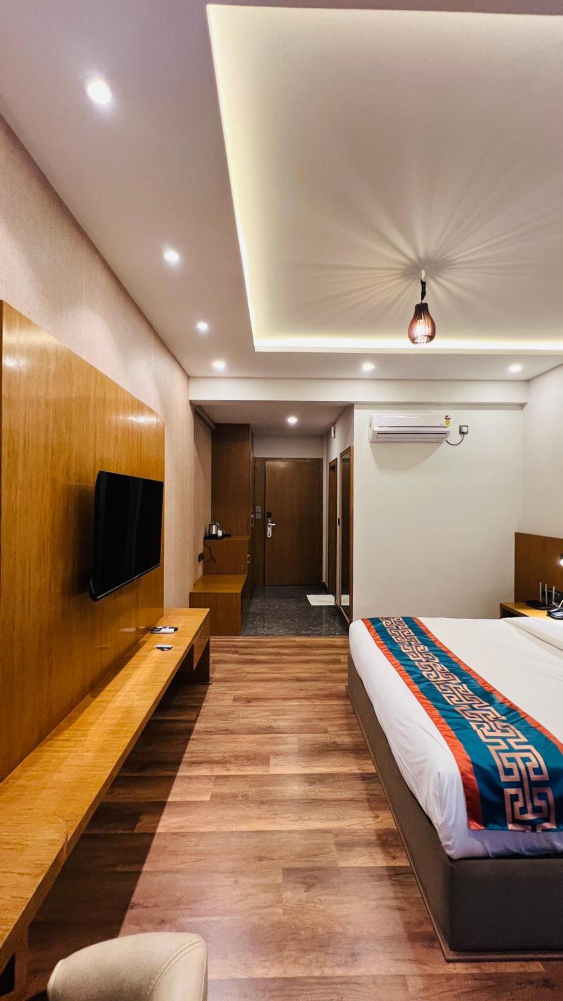 Hotel Aashraya Dod Jala Exterior foto